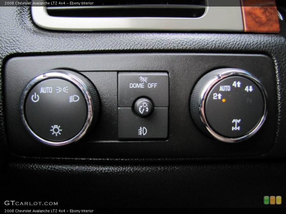 Ebony Interior Controls for the 2008 Chevrolet Avalanche LTZ 4x4 #57538342