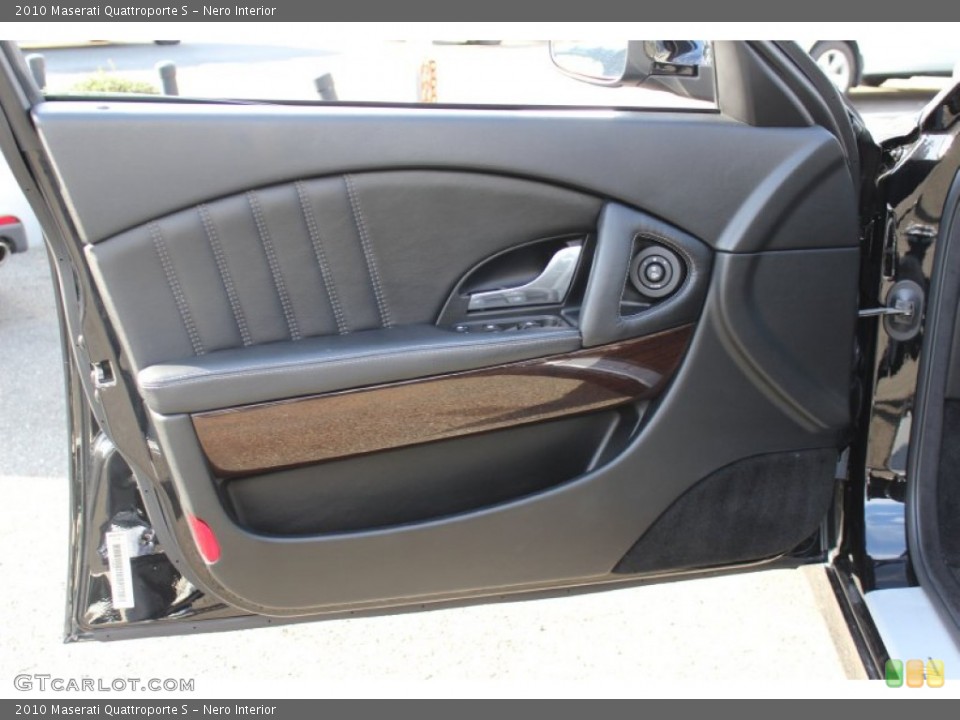 Nero Interior Door Panel for the 2010 Maserati Quattroporte S #57546212