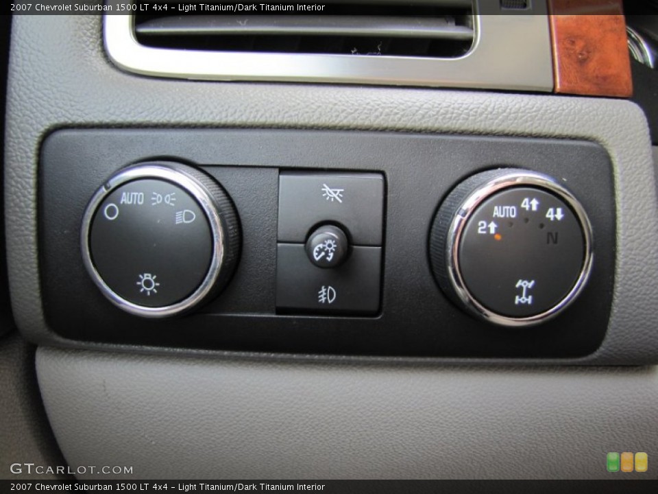 Light Titanium/Dark Titanium Interior Controls for the 2007 Chevrolet Suburban 1500 LT 4x4 #57553528