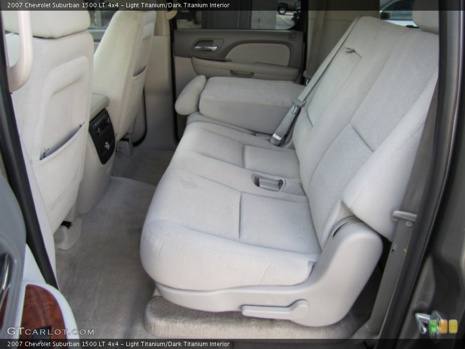 Light Titanium/Dark Titanium Interior Photo for the 2007 Chevrolet Suburban 1500 LT 4x4 #57553618