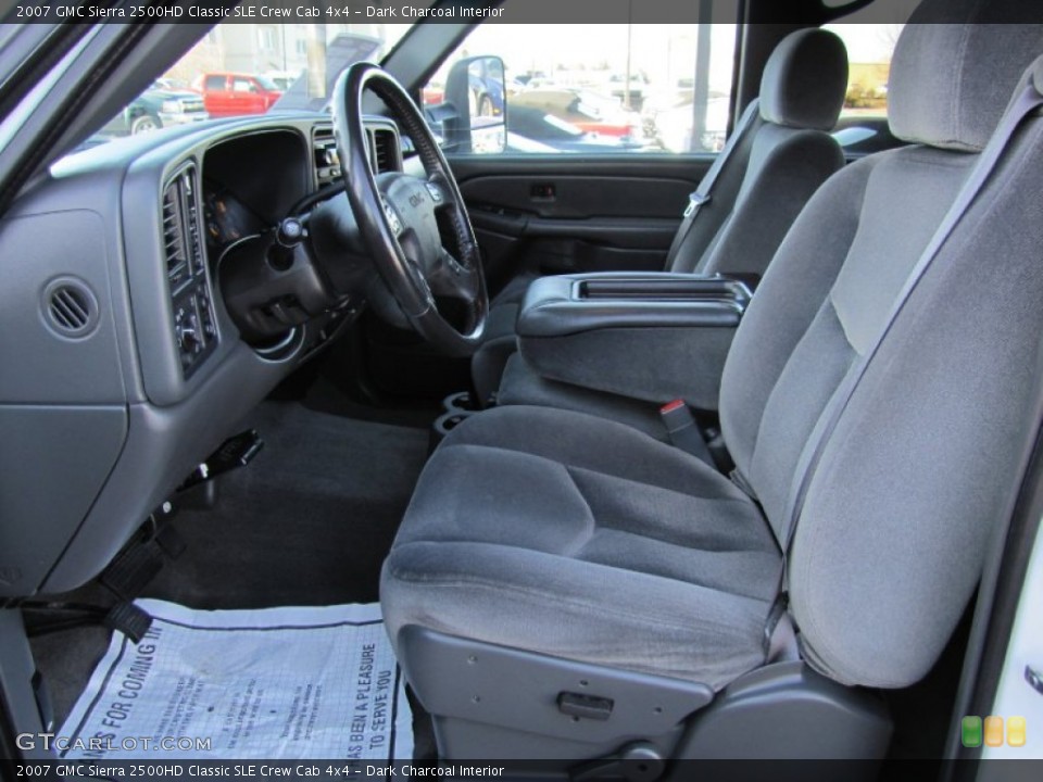 Dark Charcoal Interior Photo for the 2007 GMC Sierra 2500HD Classic SLE Crew Cab 4x4 #57553779