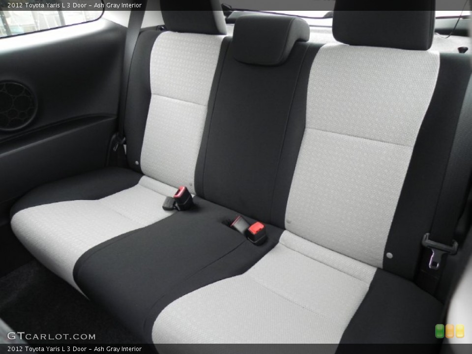 Ash Gray Interior Photo for the 2012 Toyota Yaris L 3 Door #57585749