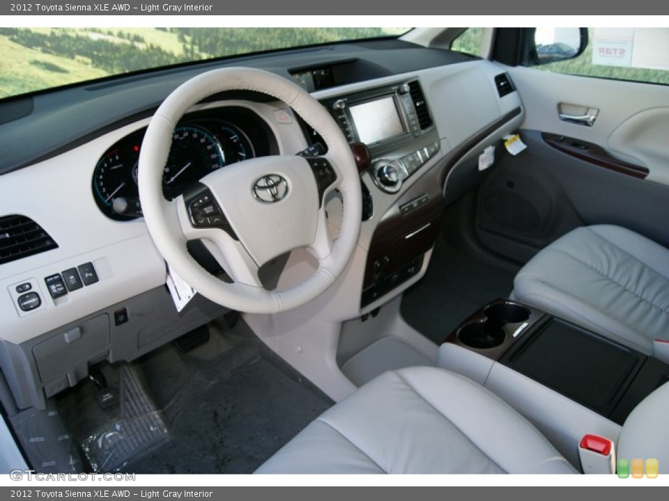 Light Gray Interior Photo for the 2012 Toyota Sienna XLE AWD #57589374