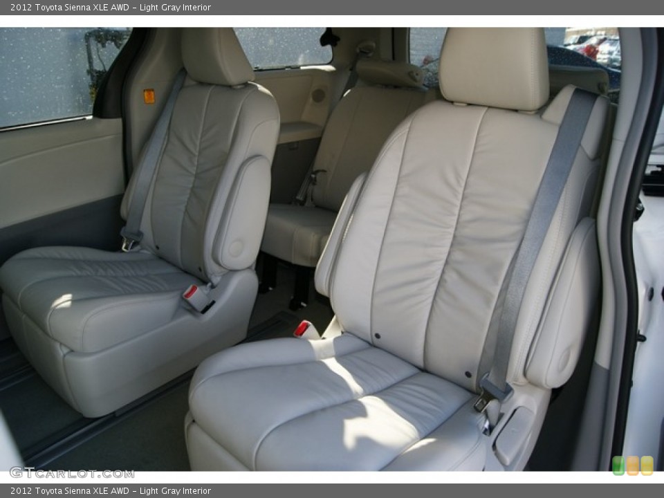 Light Gray Interior Photo for the 2012 Toyota Sienna XLE AWD #57589401