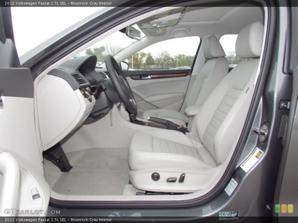 Moonrock Gray Interior Photo for the 2012 Volkswagen Passat 2.5L SEL #57597138