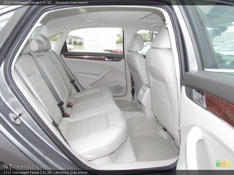 Moonrock Gray Interior Photo for the 2012 Volkswagen Passat 2.5L SEL #57597147
