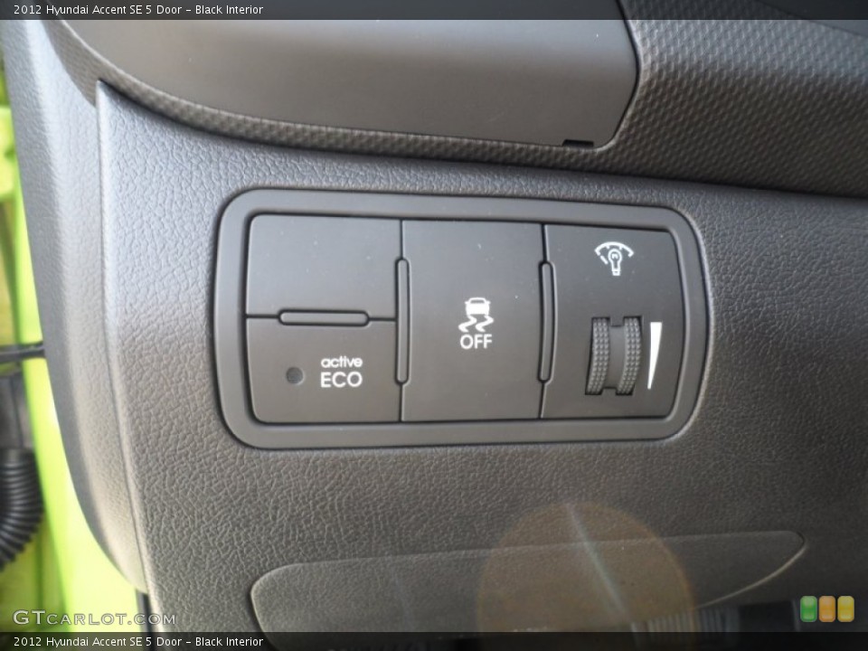 Black Interior Controls for the 2012 Hyundai Accent SE 5 Door #57613360