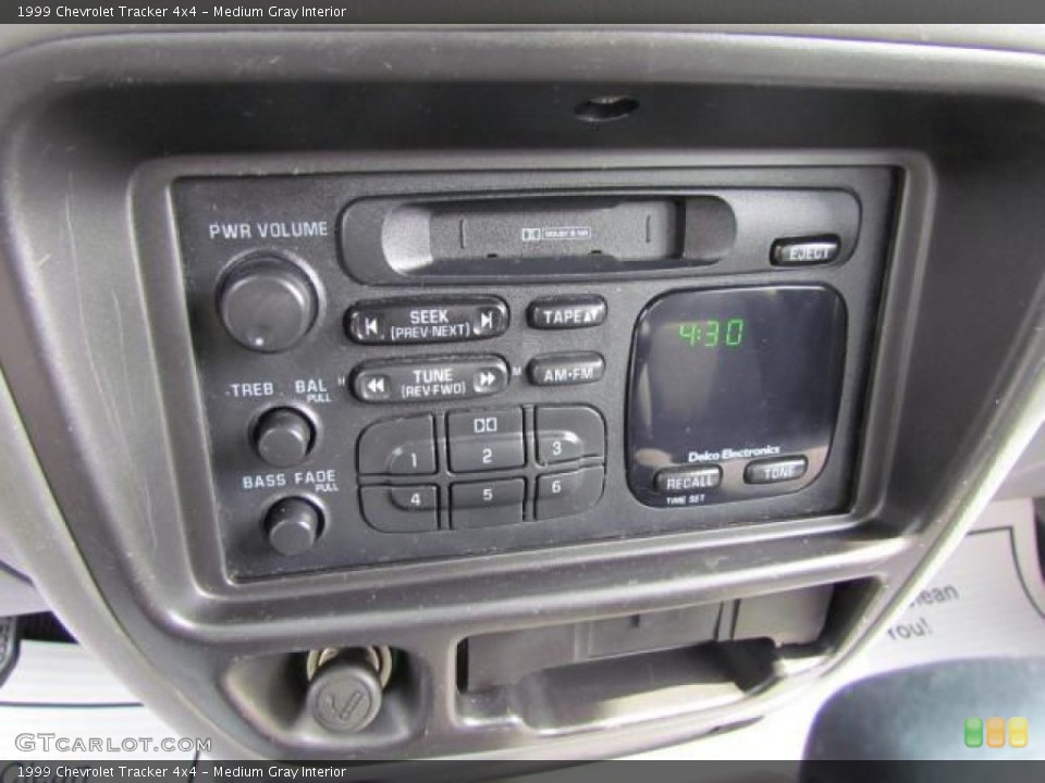 Medium Gray Interior Audio System for the 1999 Chevrolet Tracker 4x4 #57623224