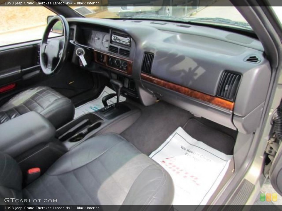 Black Interior Dashboard for the 1998 Jeep Grand Cherokee Laredo 4x4 #57625553