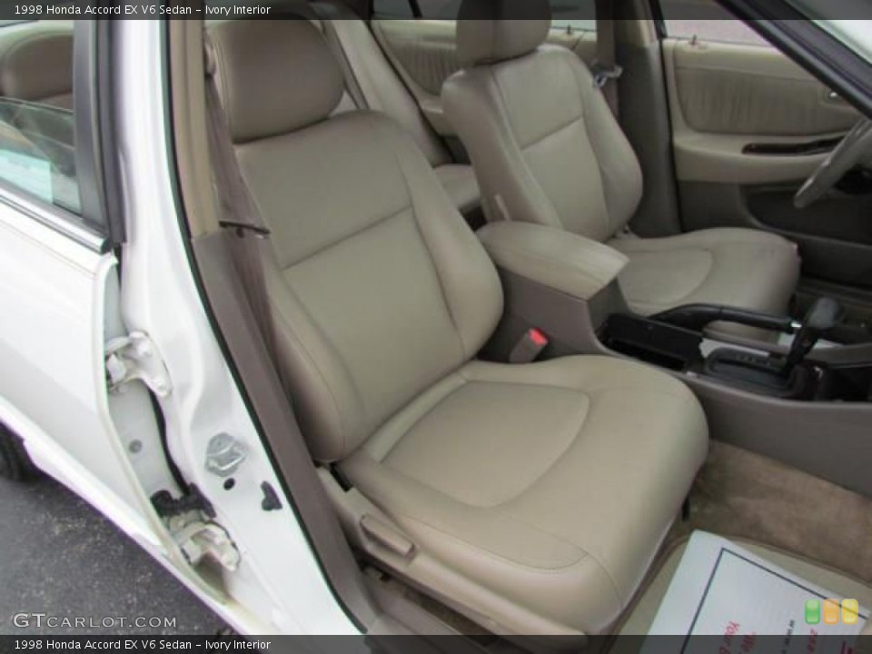 Ivory Interior Photo for the 1998 Honda Accord EX V6 Sedan #57625786