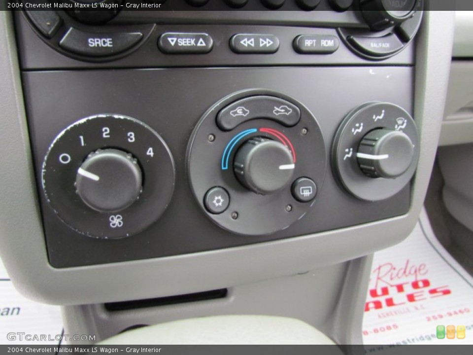 Gray Interior Controls for the 2004 Chevrolet Malibu Maxx LS Wagon #57629233