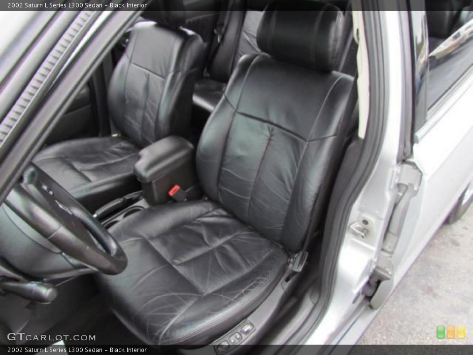 Black Interior Photo for the 2002 Saturn L Series L300 Sedan #57630418