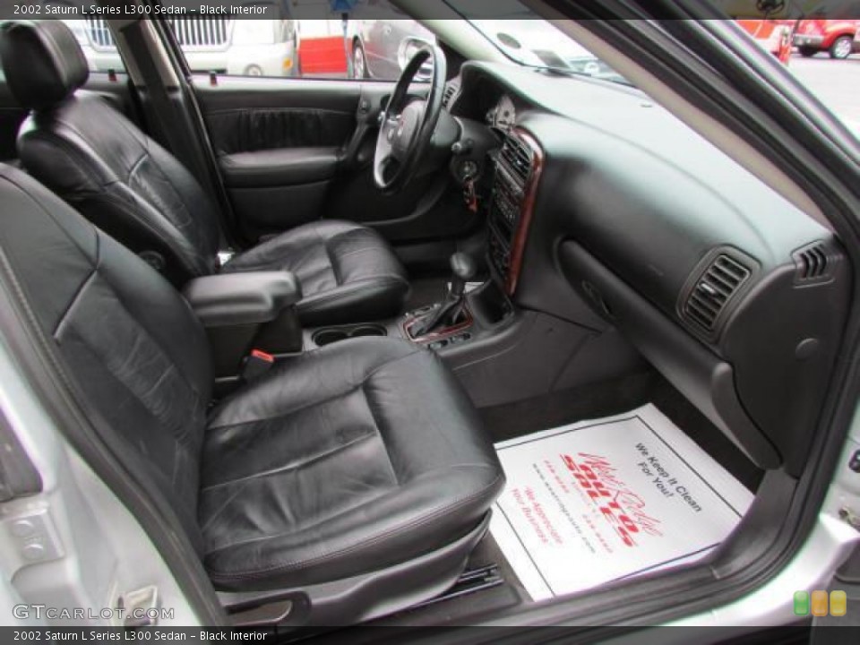Black Interior Photo for the 2002 Saturn L Series L300 Sedan #57630529
