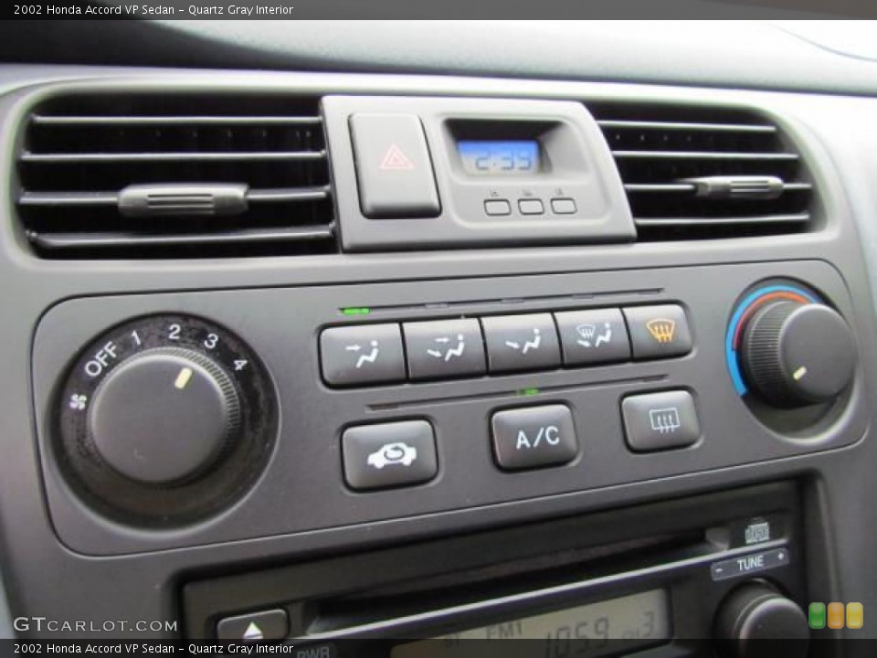 Quartz Gray Interior Controls for the 2002 Honda Accord VP Sedan #57647665