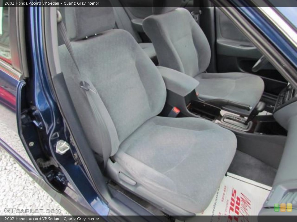 Quartz Gray Interior Photo for the 2002 Honda Accord VP Sedan #57647749