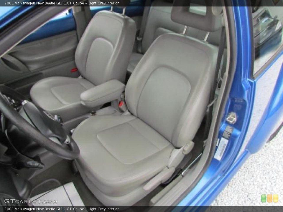 Light Grey Interior Photo for the 2001 Volkswagen New Beetle GLS 1.8T Coupe #57647914