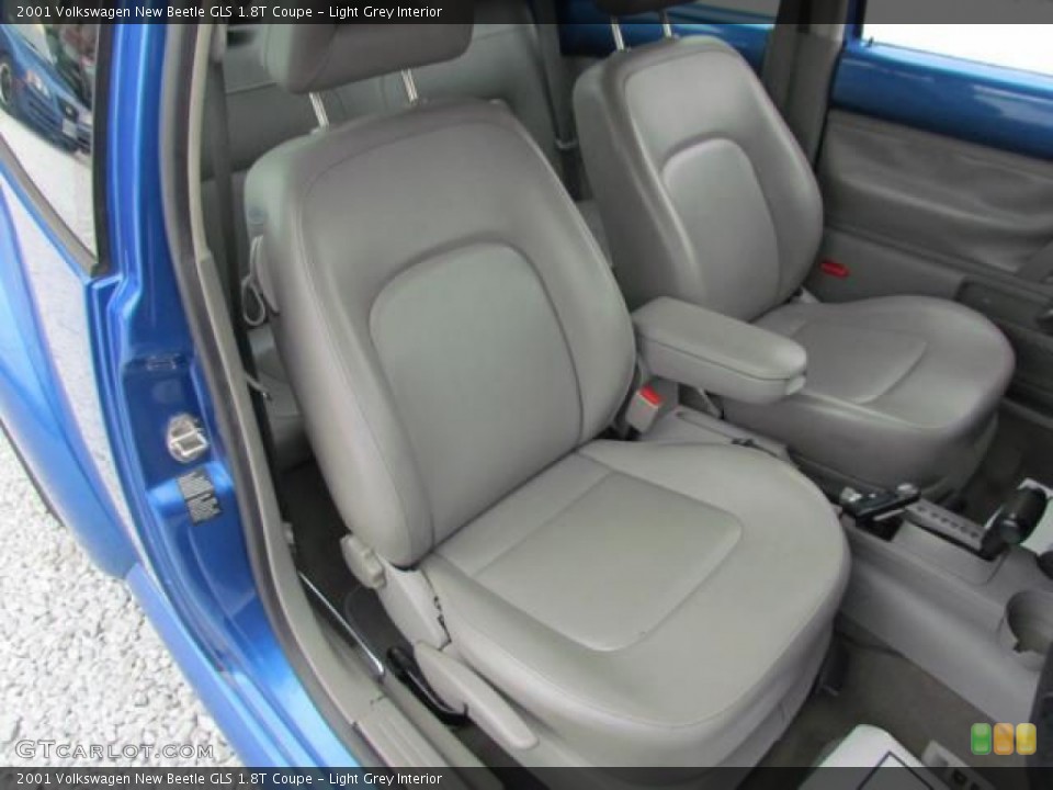 Light Grey Interior Photo for the 2001 Volkswagen New Beetle GLS 1.8T Coupe #57648001