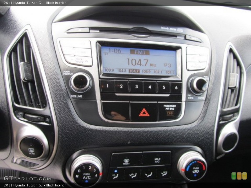 Black Interior Controls for the 2011 Hyundai Tucson GL #57675641