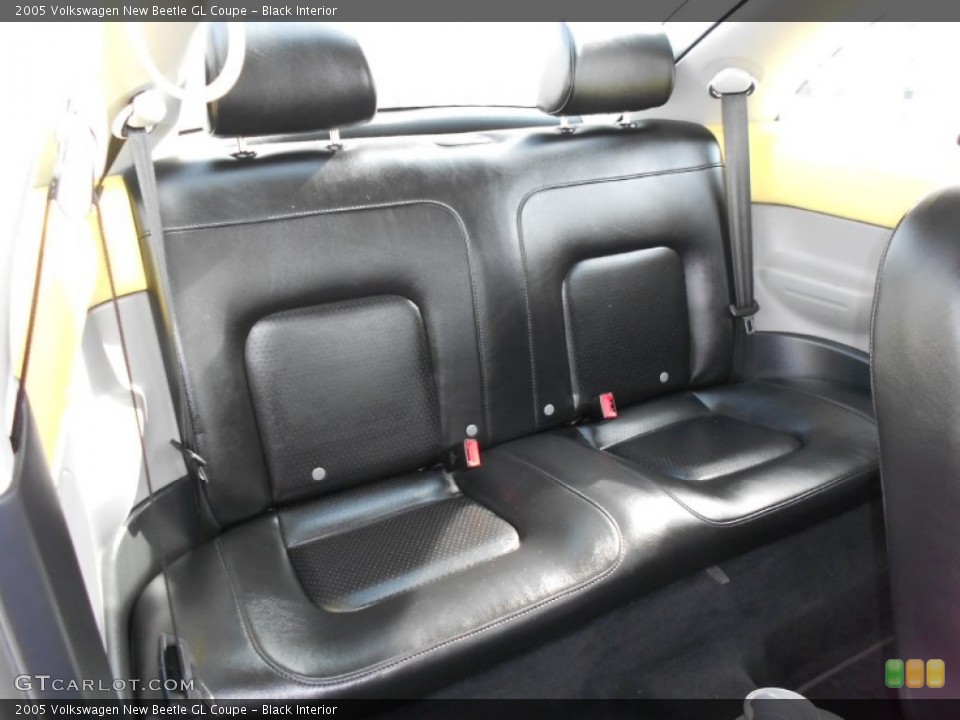 Black Interior Photo for the 2005 Volkswagen New Beetle GL Coupe #57692495