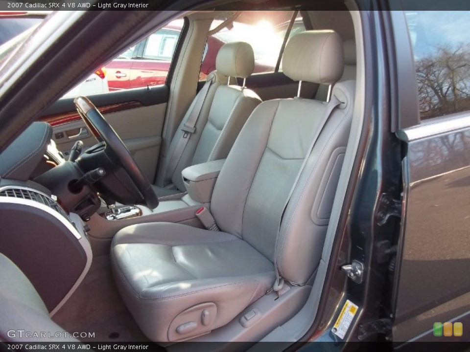 Light Gray Interior Photo for the 2007 Cadillac SRX 4 V8 AWD #57697868