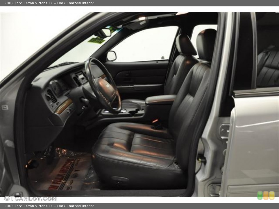 Dark Charcoal Interior Photo for the 2003 Ford Crown Victoria LX #57713588