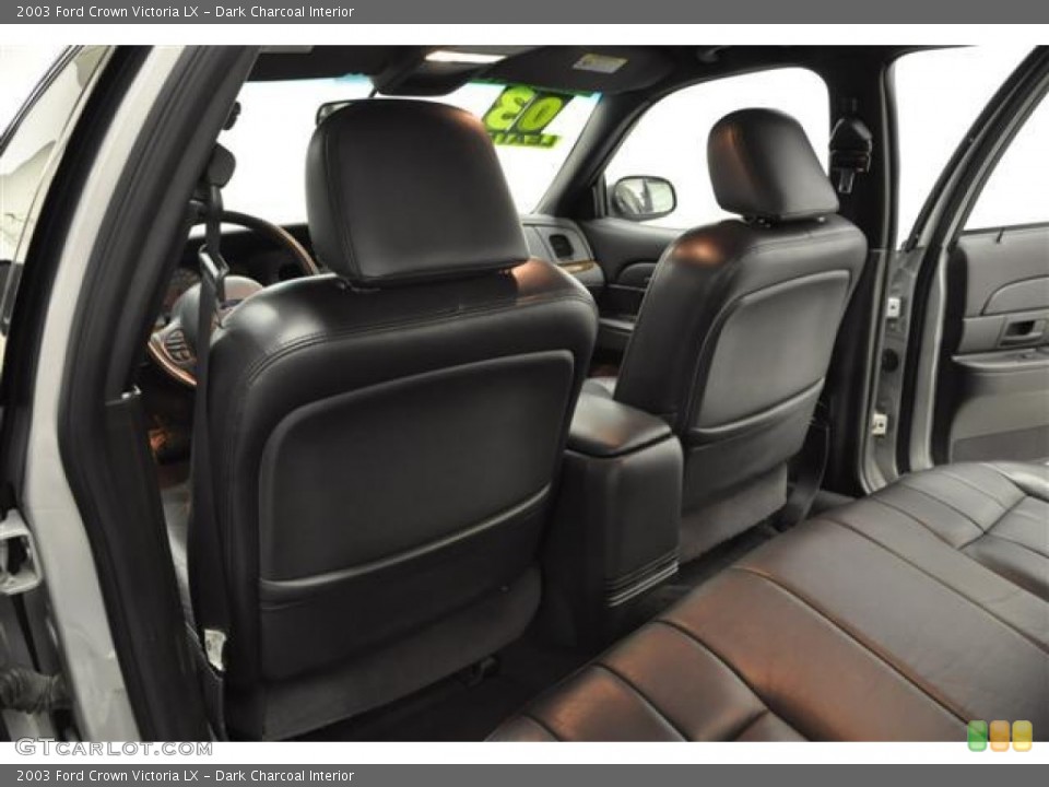 Dark Charcoal Interior Photo for the 2003 Ford Crown Victoria LX #57713716