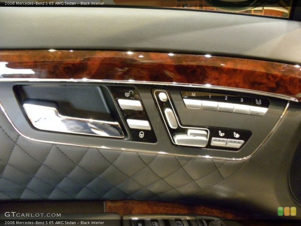 Black Interior Controls for the 2008 Mercedes-Benz S 65 AMG Sedan #57721933