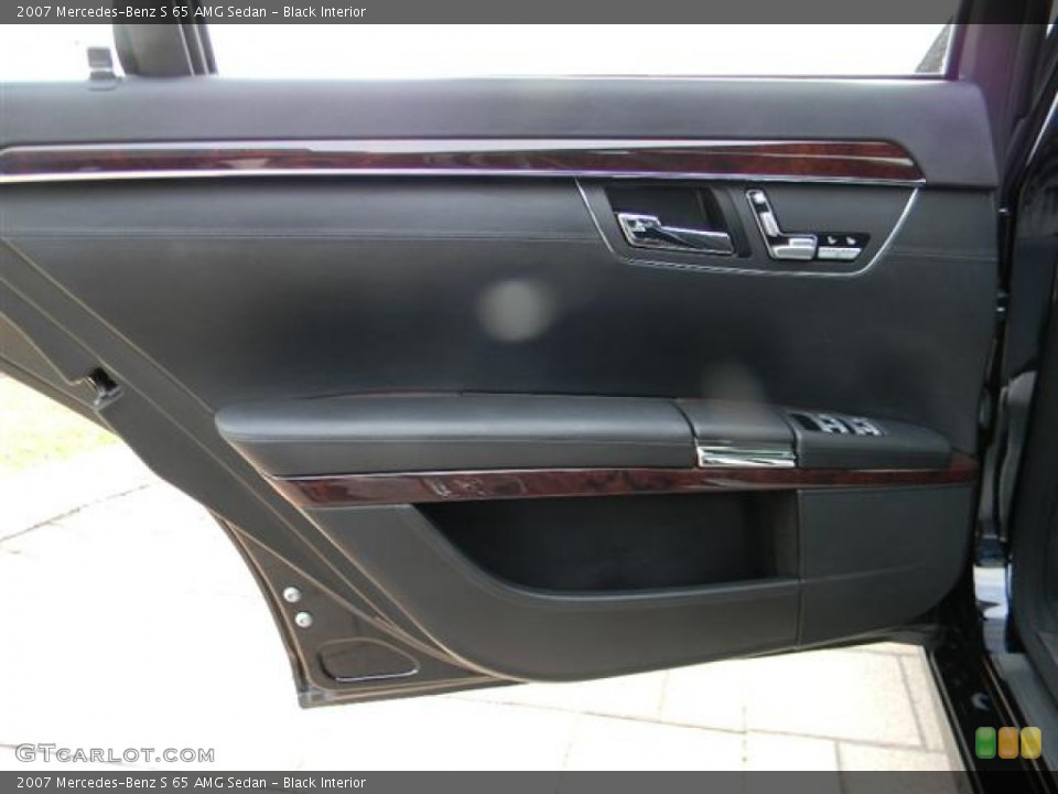 Black Interior Door Panel for the 2007 Mercedes-Benz S 65 AMG Sedan #57725585