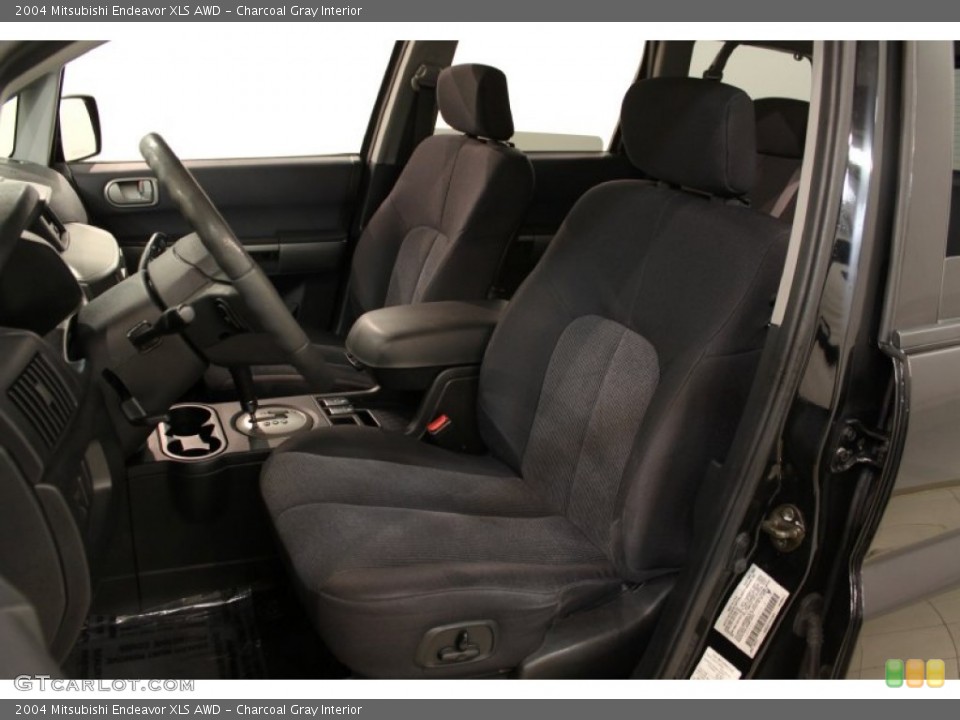 Charcoal Gray Interior Photo for the 2004 Mitsubishi Endeavor XLS AWD #57766449