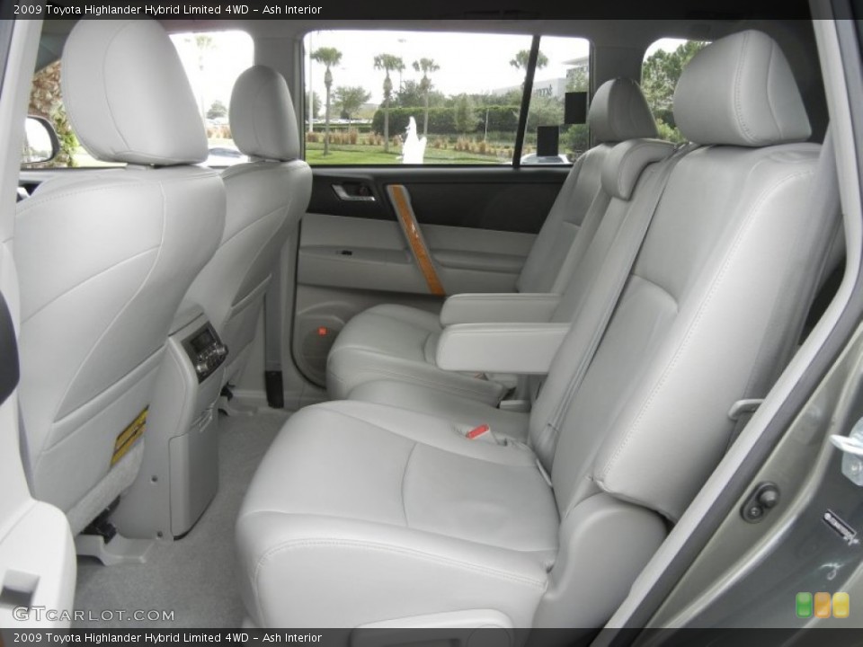 Ash Interior Photo for the 2009 Toyota Highlander Hybrid Limited 4WD #57776742
