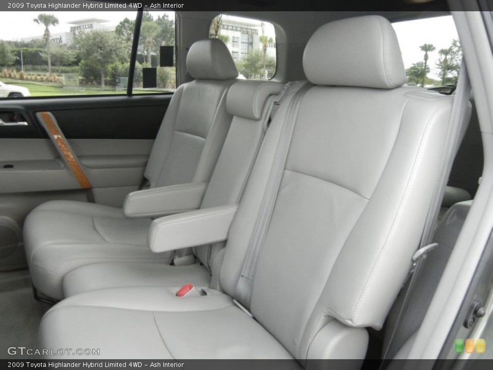 Ash Interior Photo for the 2009 Toyota Highlander Hybrid Limited 4WD #57776748