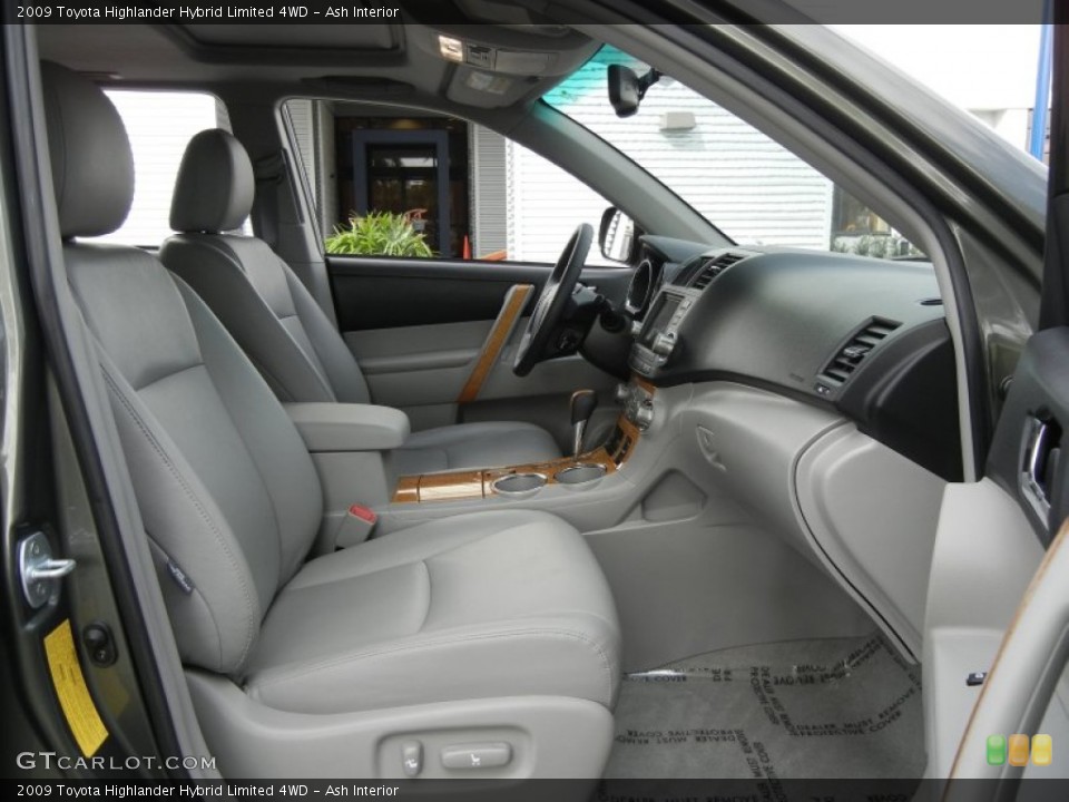 Ash Interior Photo for the 2009 Toyota Highlander Hybrid Limited 4WD #57776759