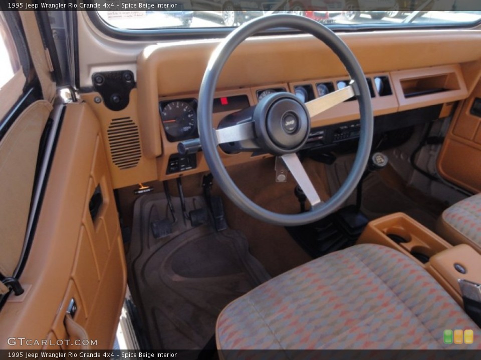 Spice Beige Interior Photo for the 1995 Jeep Wrangler Rio Grande 4x4 #57784342