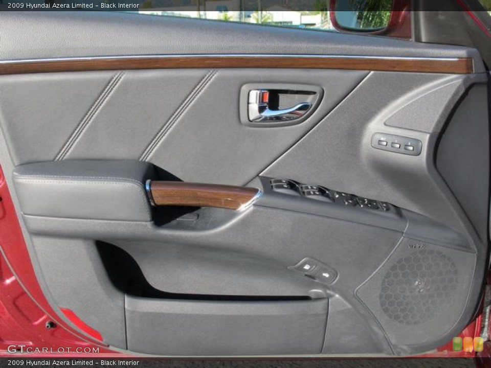 Black Interior Door Panel for the 2009 Hyundai Azera Limited #57810020