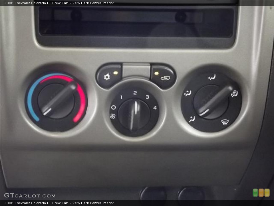 Very Dark Pewter Interior Controls for the 2006 Chevrolet Colorado LT Crew Cab #57816290