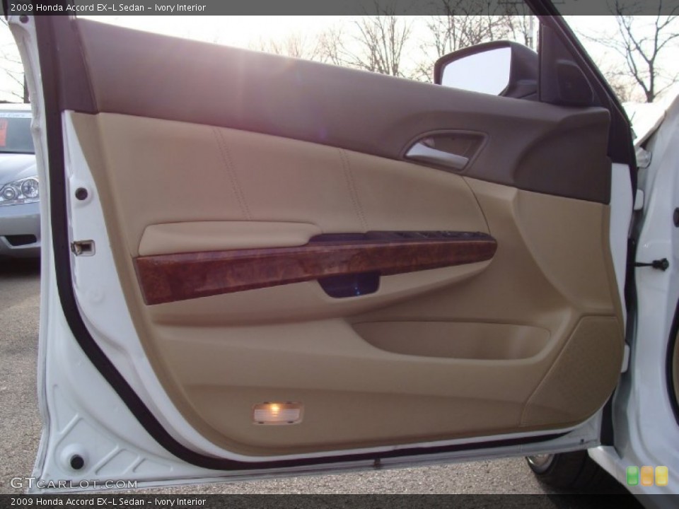 Ivory Interior Door Panel for the 2009 Honda Accord EX-L Sedan #57829178