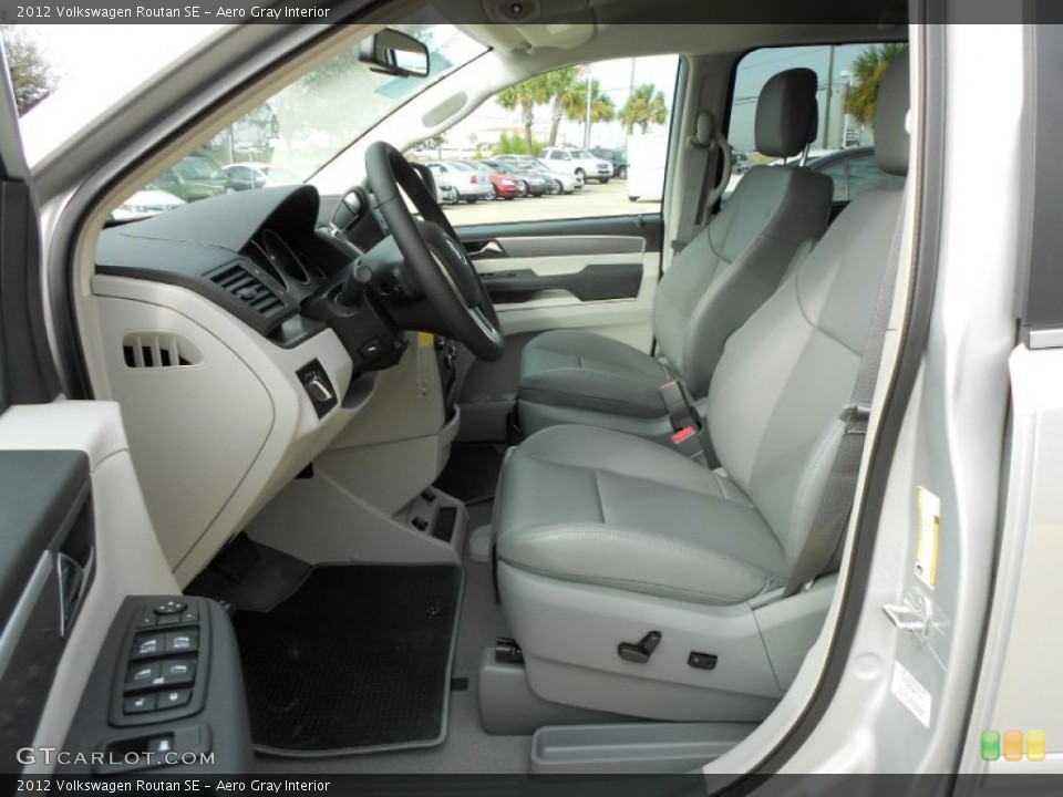 Aero Gray Interior Photo for the 2012 Volkswagen Routan SE #57837062