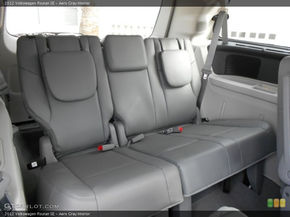 Aero Gray Interior Photo for the 2012 Volkswagen Routan SE #57837107