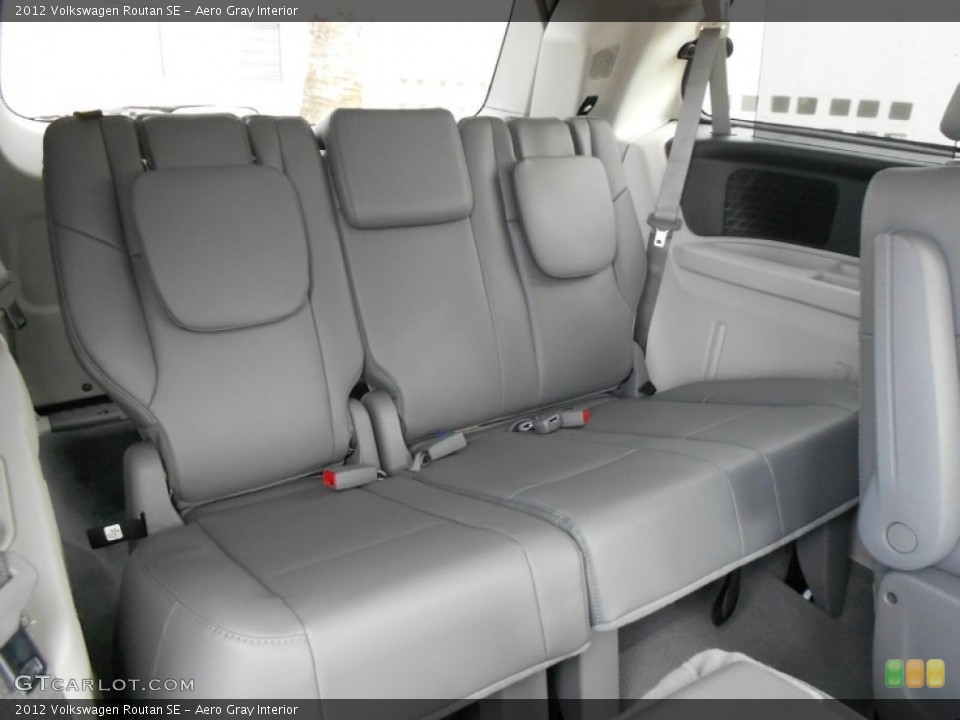 Aero Gray Interior Photo for the 2012 Volkswagen Routan SE #57837327