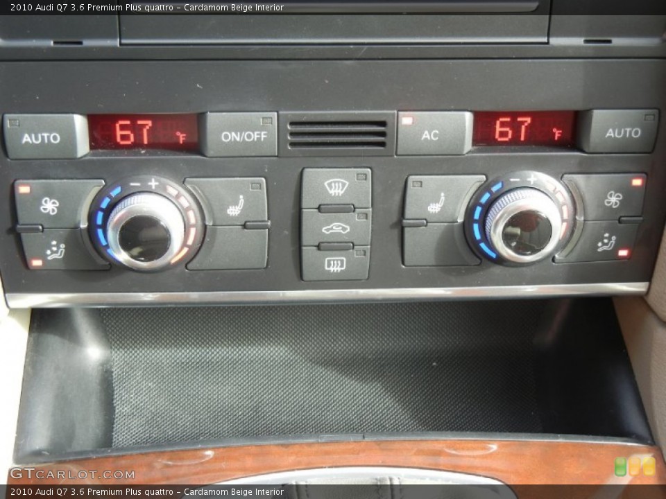 Cardamom Beige Interior Controls for the 2010 Audi Q7 3.6 Premium Plus quattro #57847274