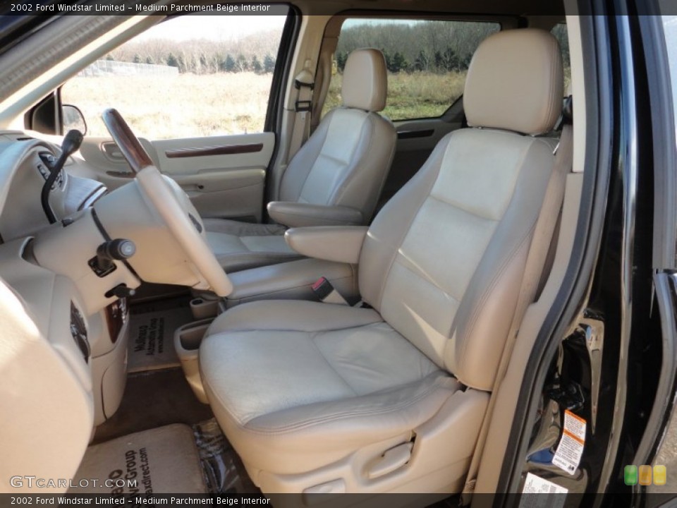 Medium Parchment Beige Interior Photo for the 2002 Ford Windstar Limited #57864452