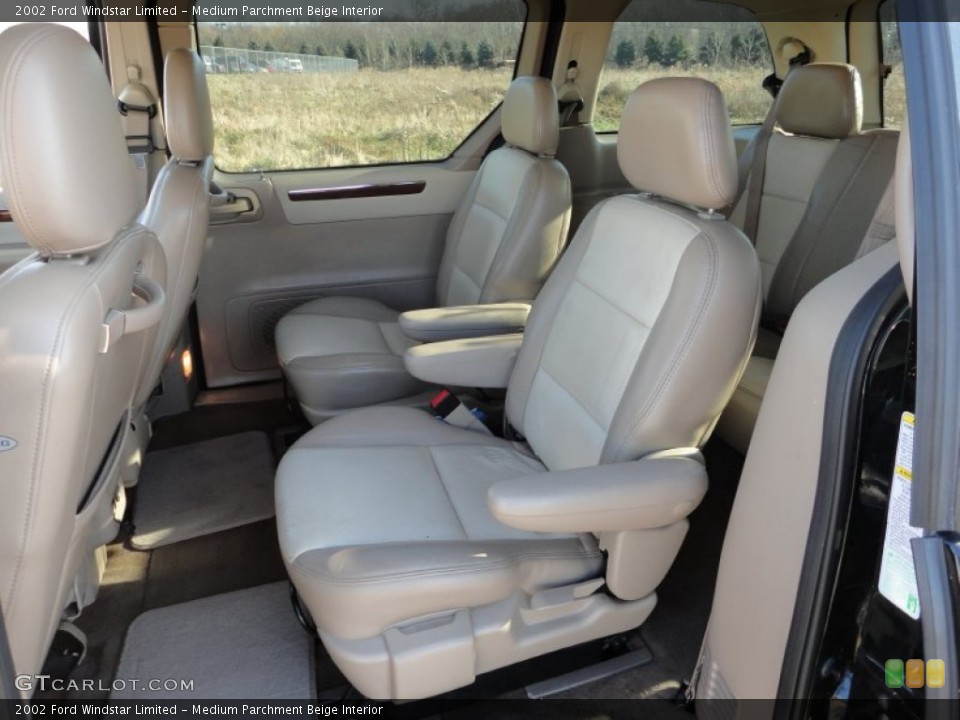Medium Parchment Beige Interior Photo for the 2002 Ford Windstar Limited #57864461