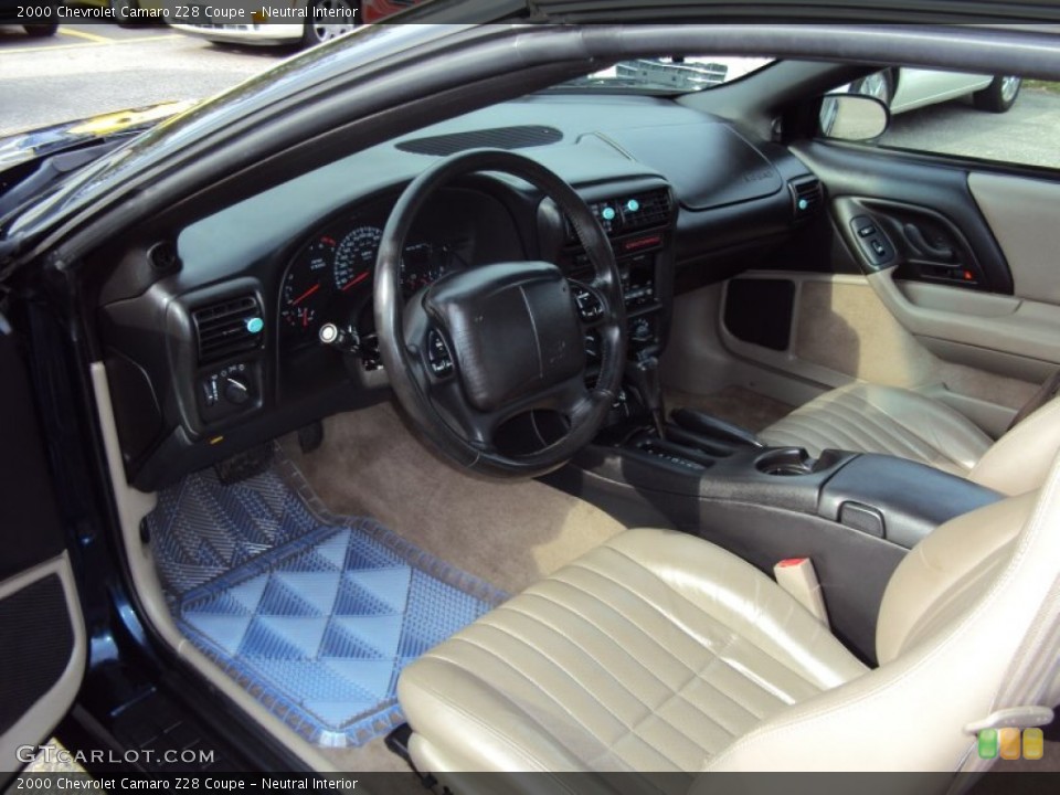 Neutral Interior Photo for the 2000 Chevrolet Camaro Z28 Coupe #57882033