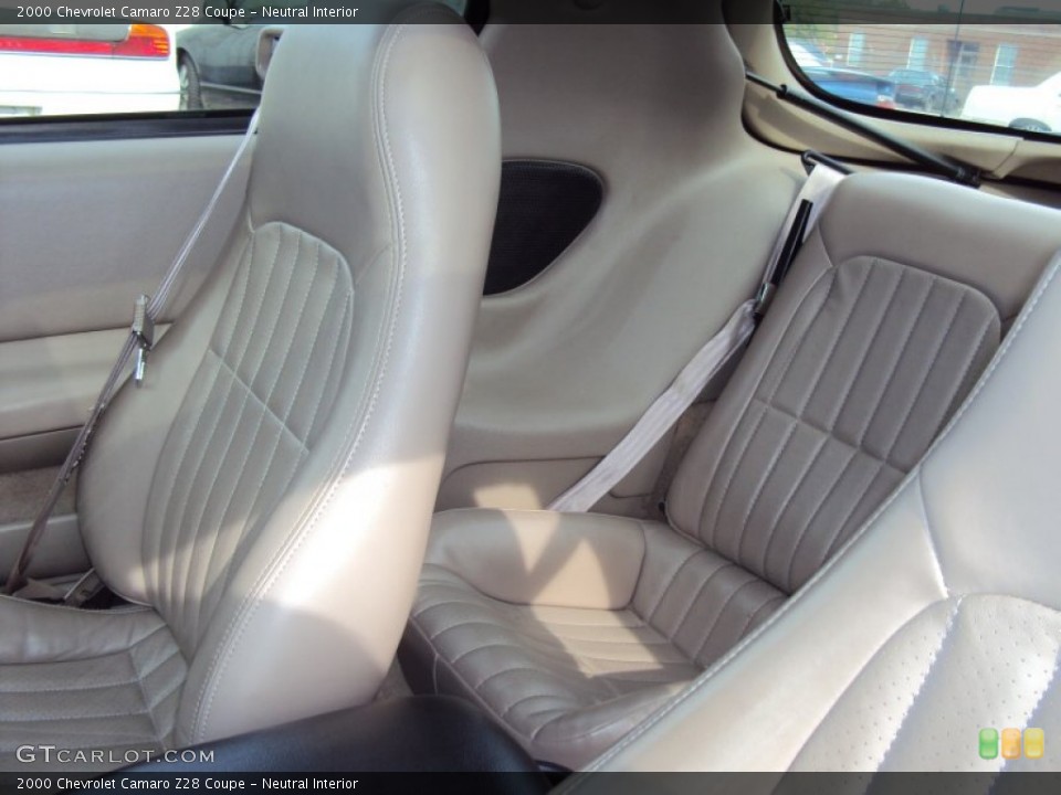 Neutral Interior Photo for the 2000 Chevrolet Camaro Z28 Coupe #57882070