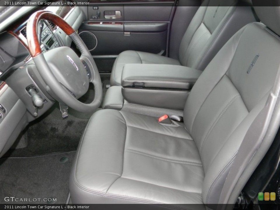 Black Interior Photo for the 2011 Lincoln Town Car Signature L #57886609