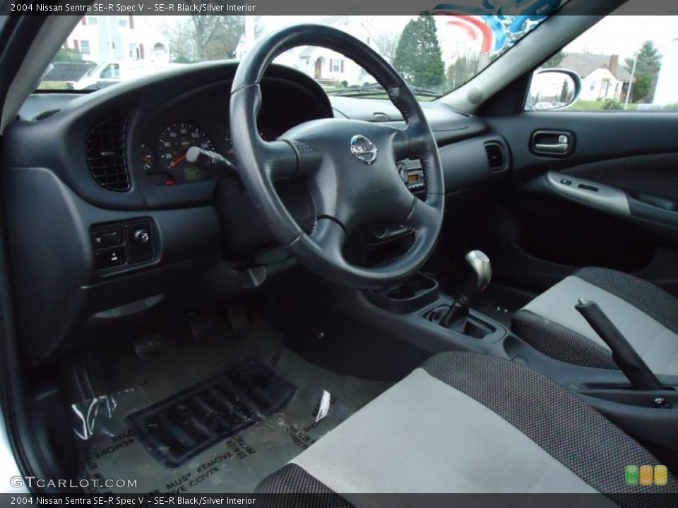 SE-R Black/Silver Interior Photo for the 2004 Nissan Sentra SE-R Spec V #57888892