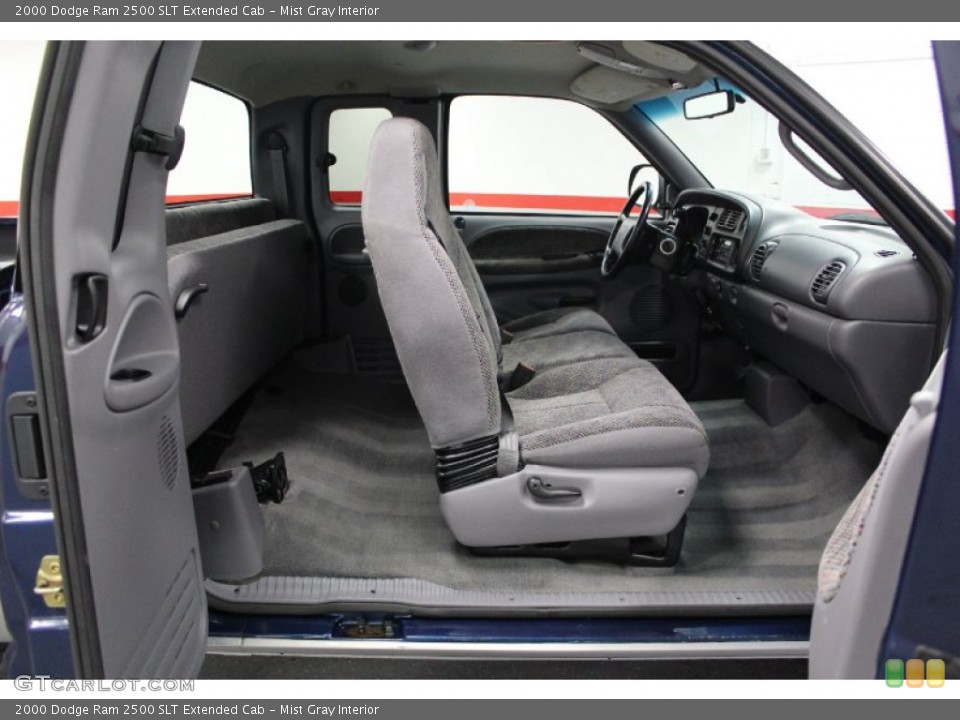 Mist Gray Interior Photo for the 2000 Dodge Ram 2500 SLT Extended Cab #57902937