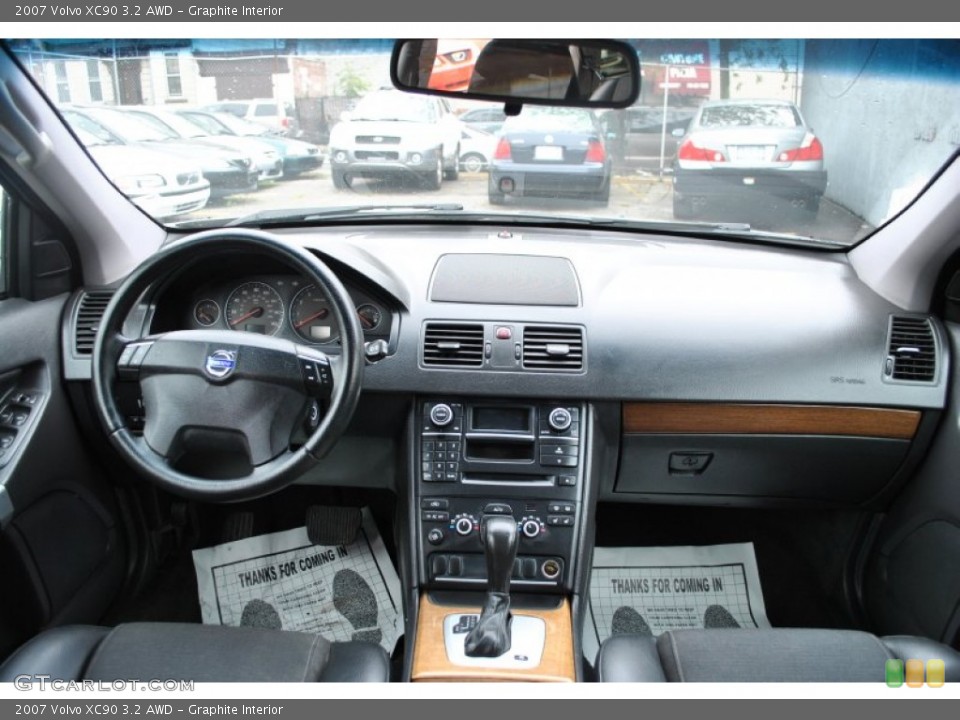 Graphite Interior Dashboard for the 2007 Volvo XC90 3.2 AWD #57937185