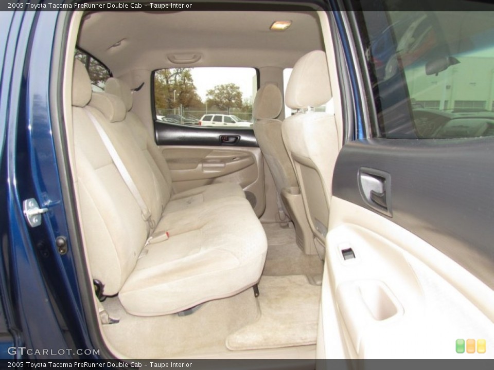 Taupe Interior Photo for the 2005 Toyota Tacoma PreRunner Double Cab #57949872