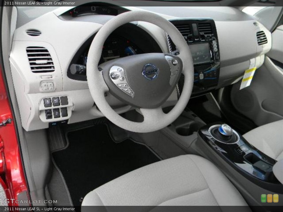 Light Gray Interior Photo for the 2011 Nissan LEAF SL #57952279